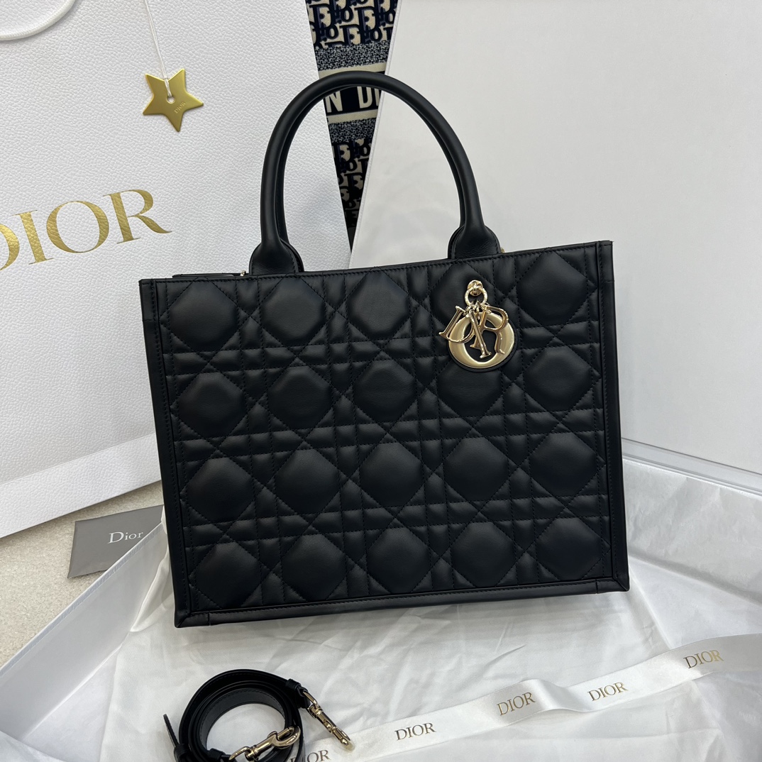 Bagsaaa Medium D10r Book Tote Black Macrocannage Calfskin - 36.5 x 28 x 16.5 cm