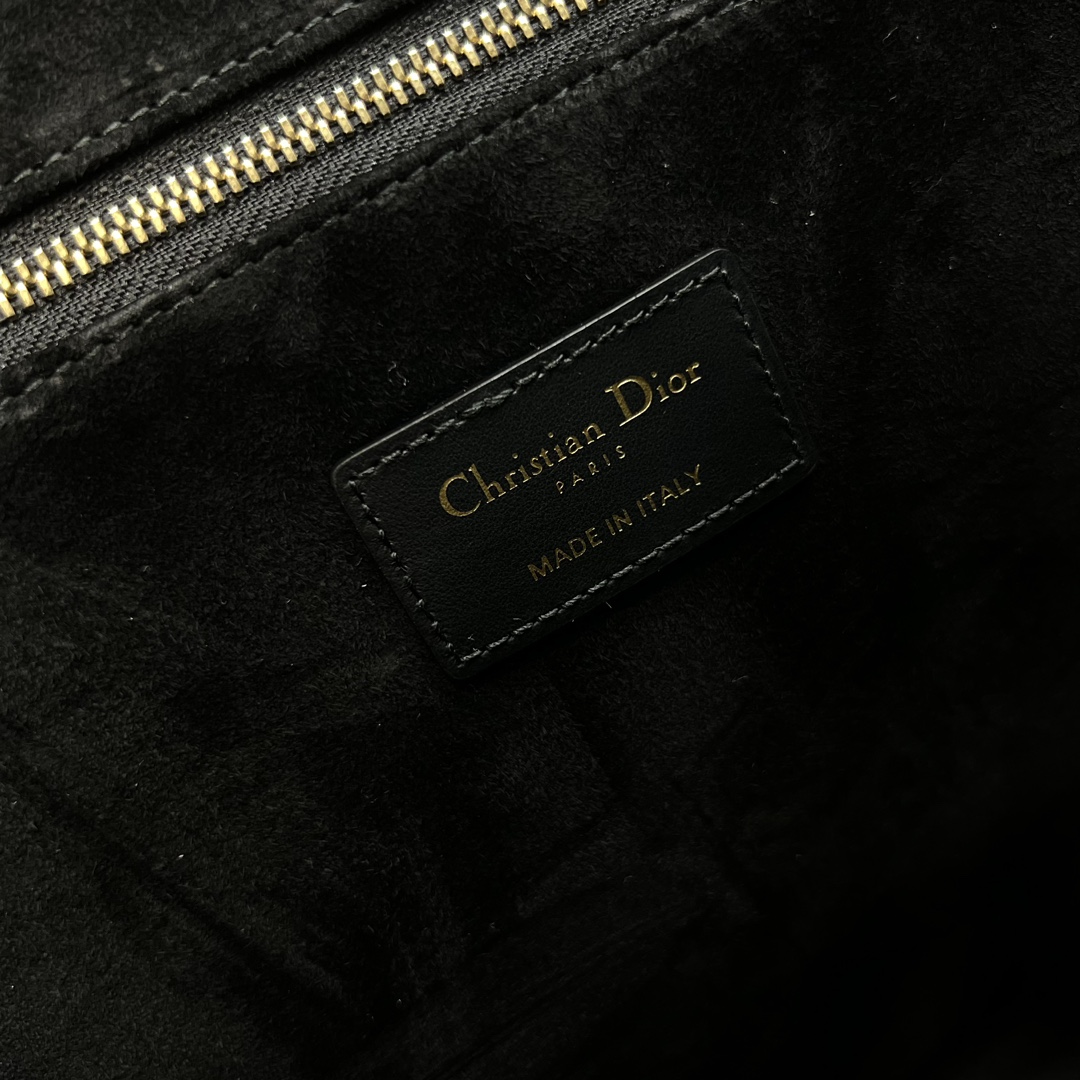 Bagsaaa Medium D10r Book Tote Black Macrocannage Calfskin - 36.5 x 28 x 16.5 cm