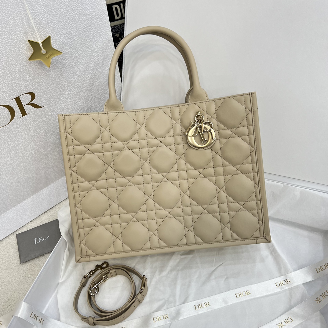 Bagsaaa Medium D10r Book Tote Beige Macrocannage Calfskin - 36.5 x 28 x 16.5 cm