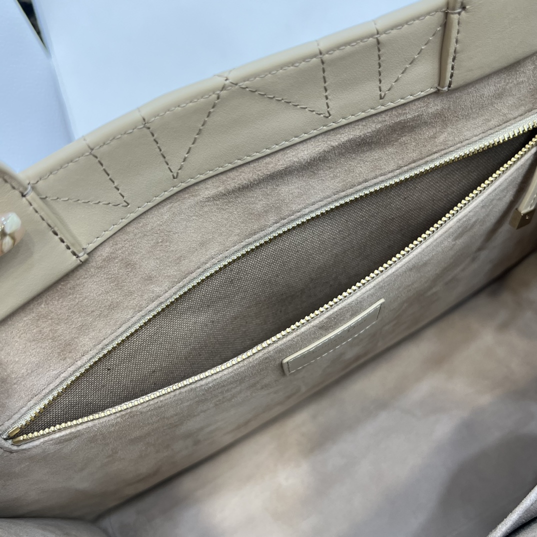Bagsaaa Medium D10r Book Tote Beige Macrocannage Calfskin - 36.5 x 28 x 16.5 cm
