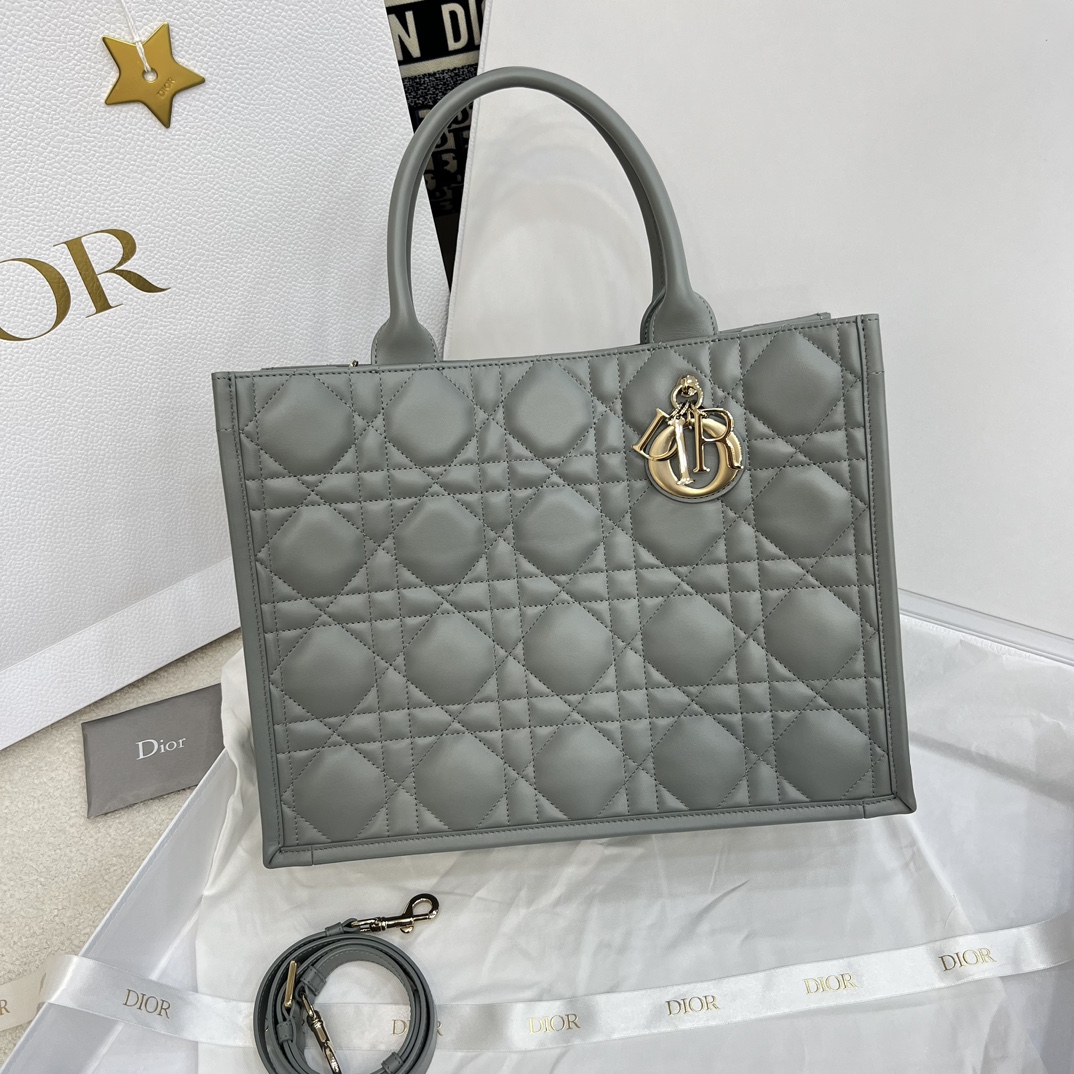 Bagsaaa Medium D10r Book Tote Gray Macrocannage Calfskin - 36.5 x 28 x 16.5 cm