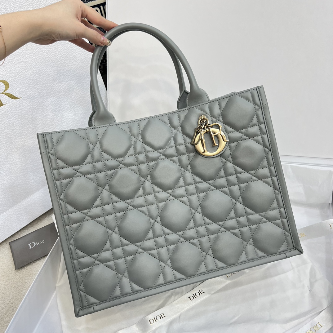 Bagsaaa Medium D10r Book Tote Gray Macrocannage Calfskin - 36.5 x 28 x 16.5 cm