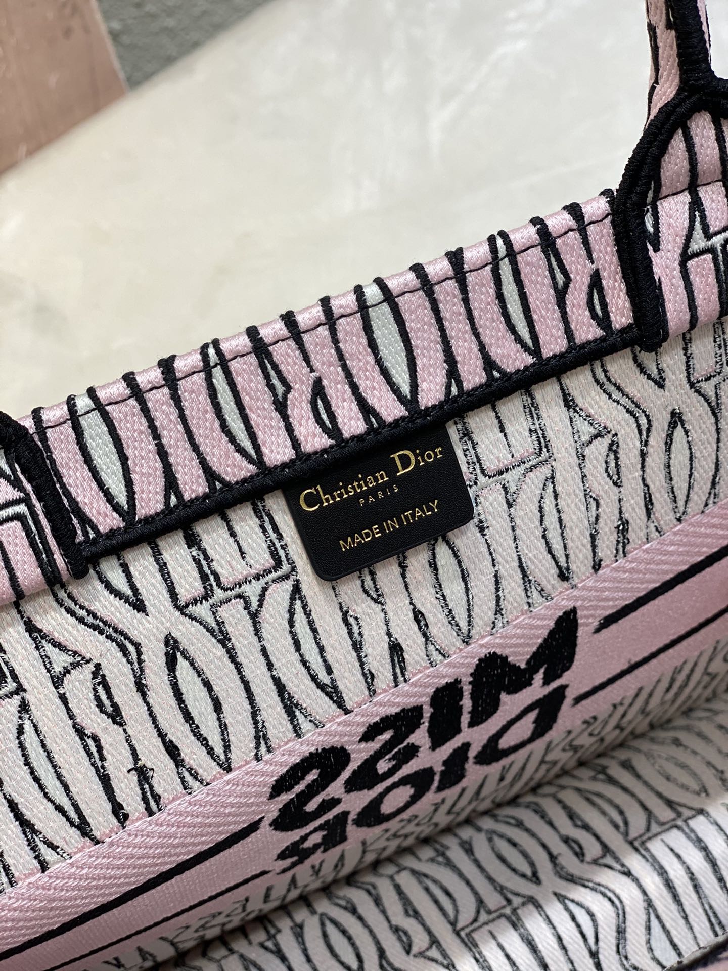 Bagsaaa Medium D10r Book Tote White & Pale Pink Miss D10r Allover Embroidery - 36 x 27.5 x 16.5 cm