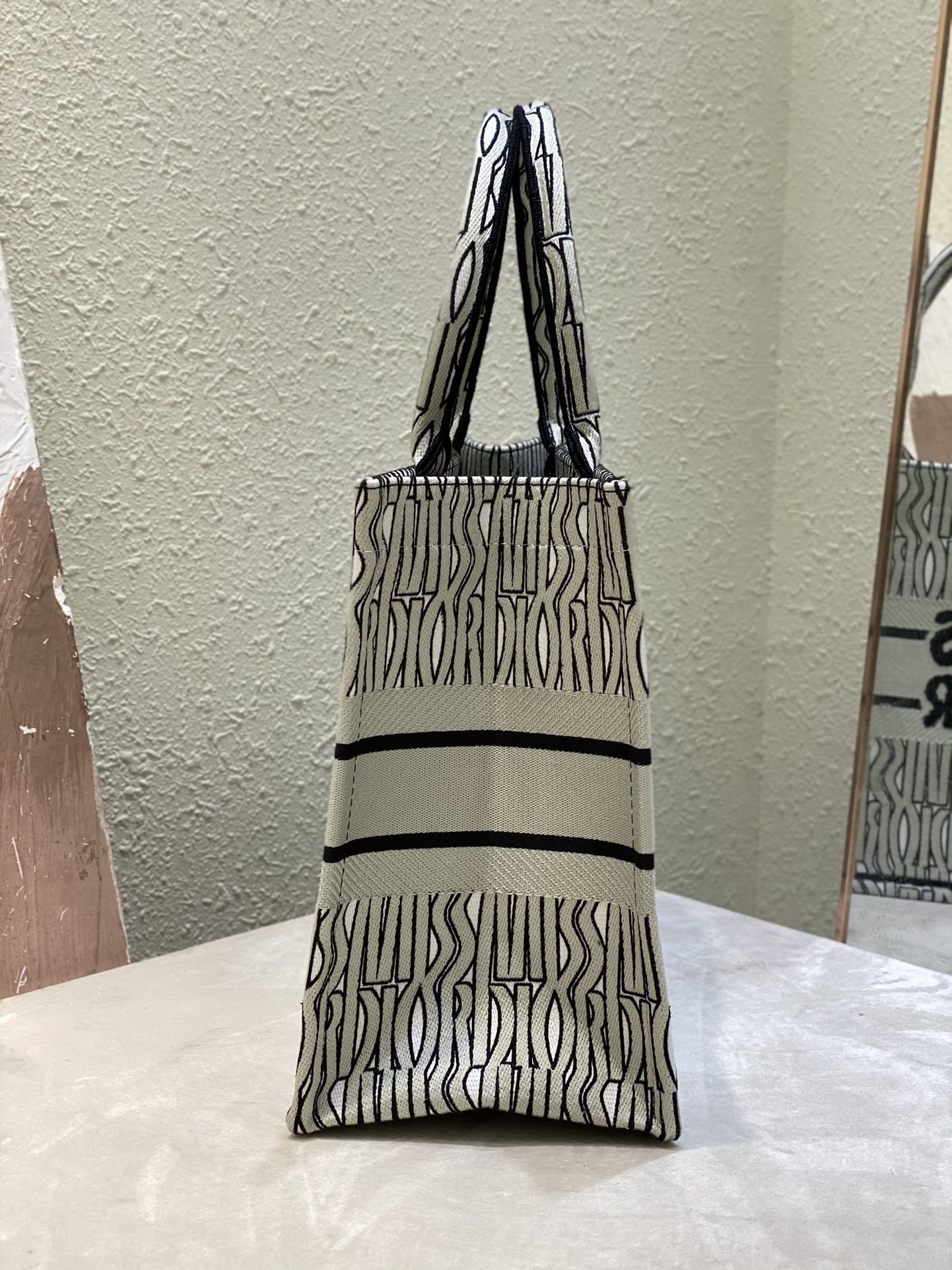 Bagsaaa Medium D10r Book Tote White & Pale Green Miss D10r Allover Embroidery - 36 x 27.5 x 16.5 cm