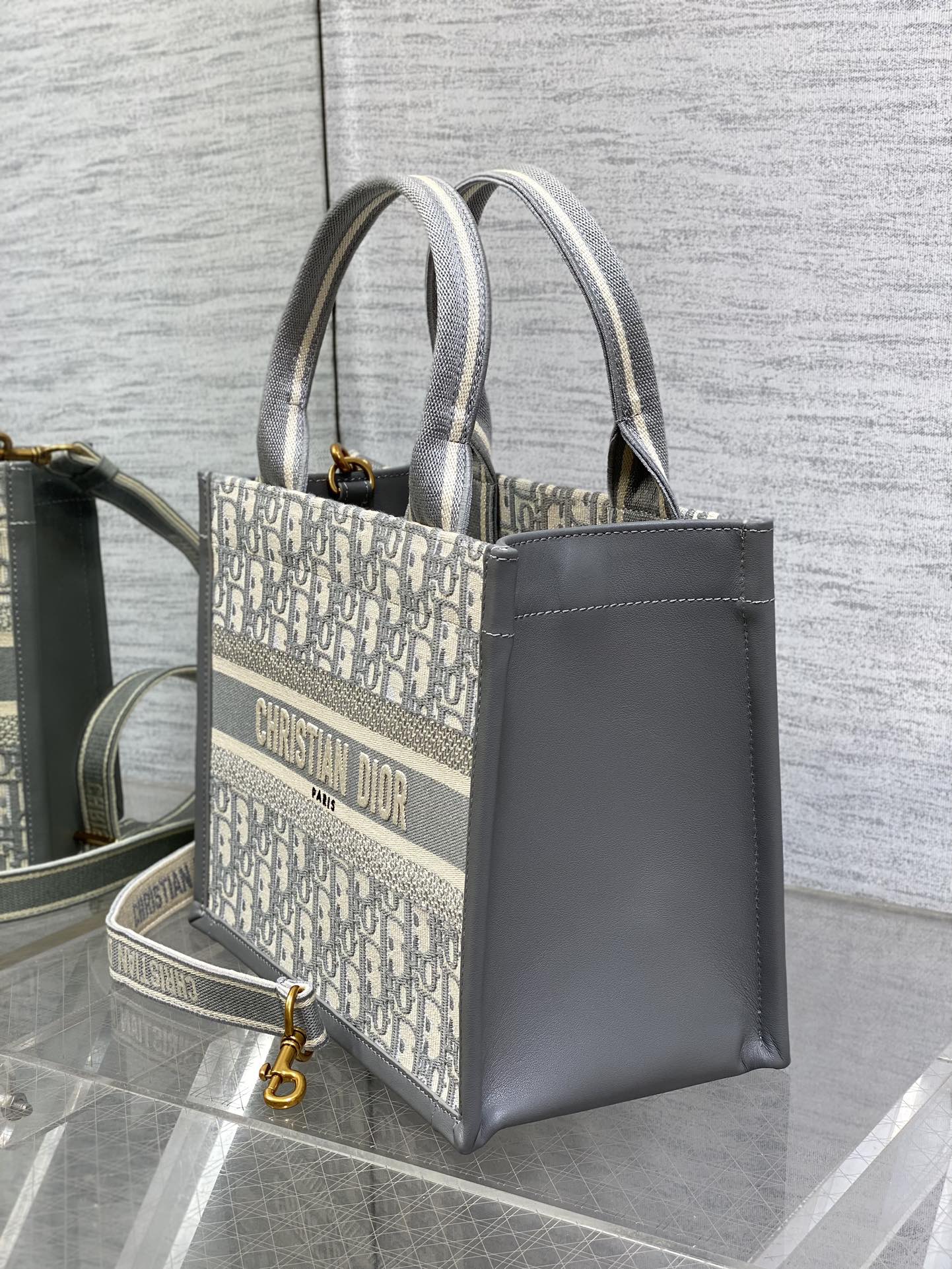Bagsaaa Small D10r Book Tote Gray D10r Oblique Embroidery and Calfskin - 26.5 x 22 x 14 cm