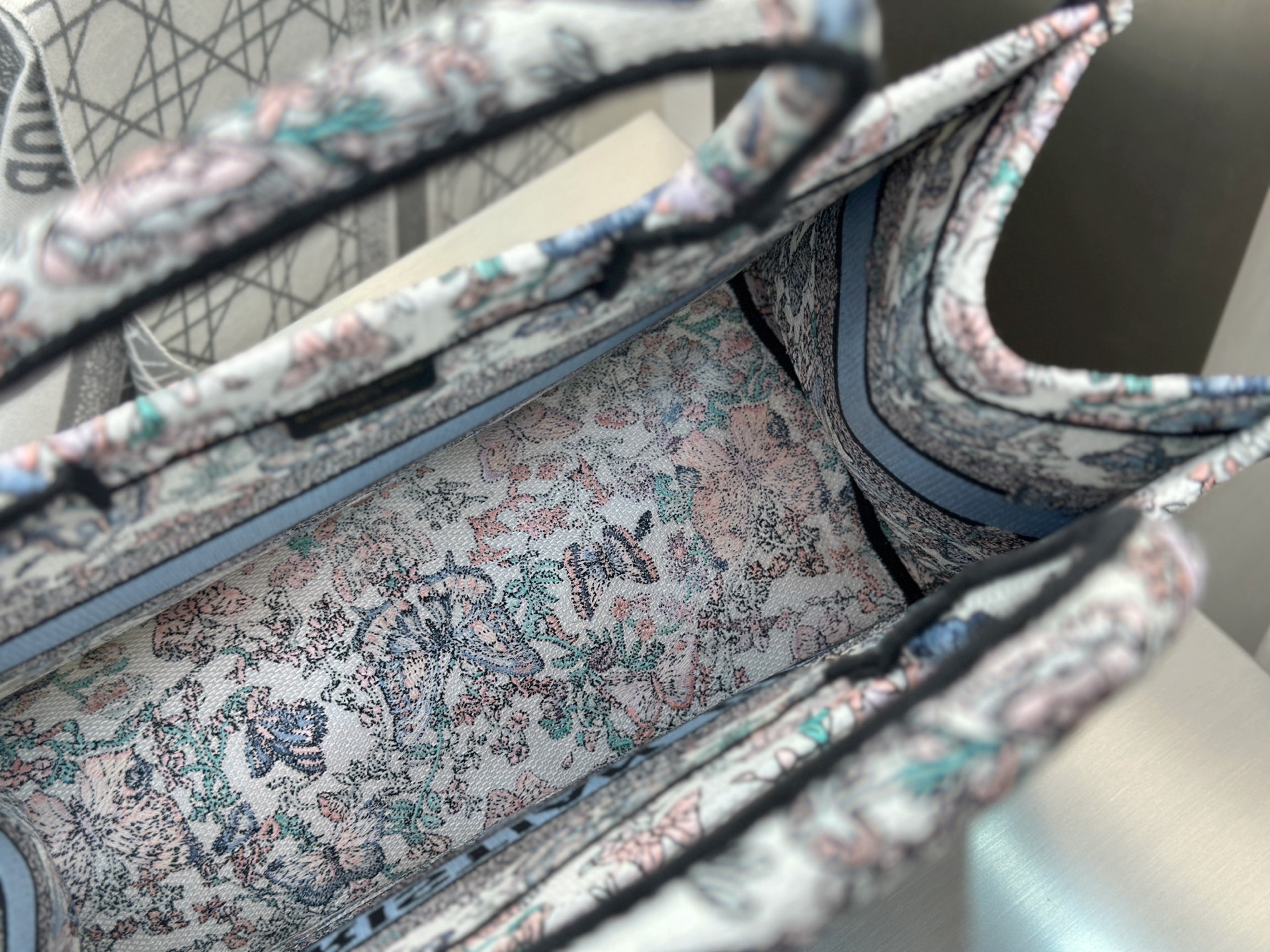Bagsaaa Medium D10r Book Tote White and Blue Toile de Jouy Papillon Embroidery - 36 x 27.5 x 16.5 cm