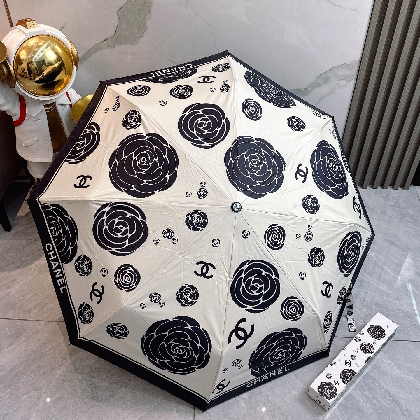 Bagsaaa Ch**el Umbrella 02