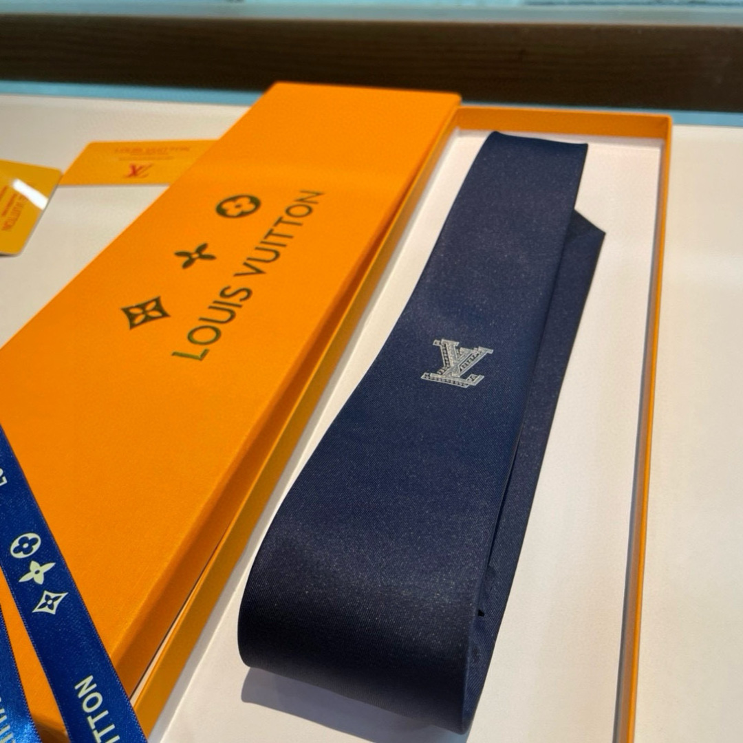 Bagsaaa LV Tie