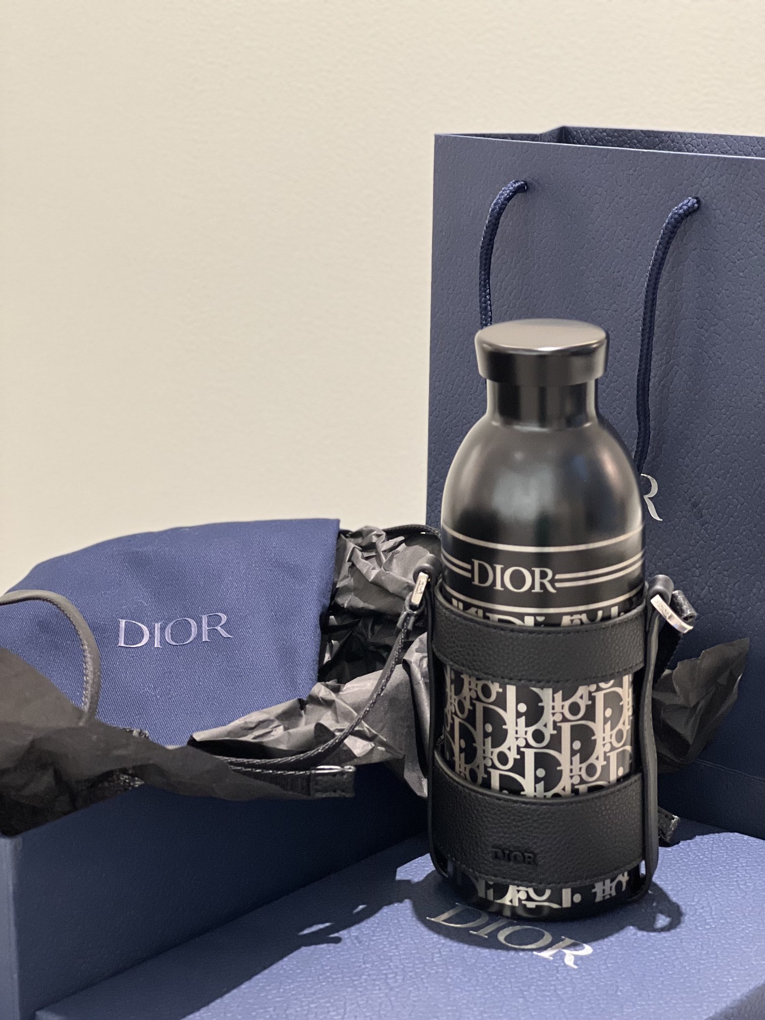Bagsaaa D10r Aqua Bottle with Shoulder Strap
